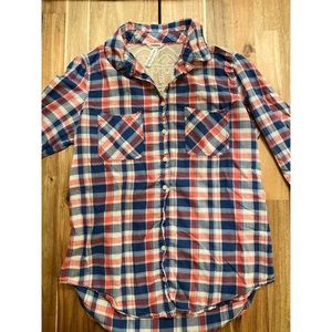 Aeropostale shirt with cute back design